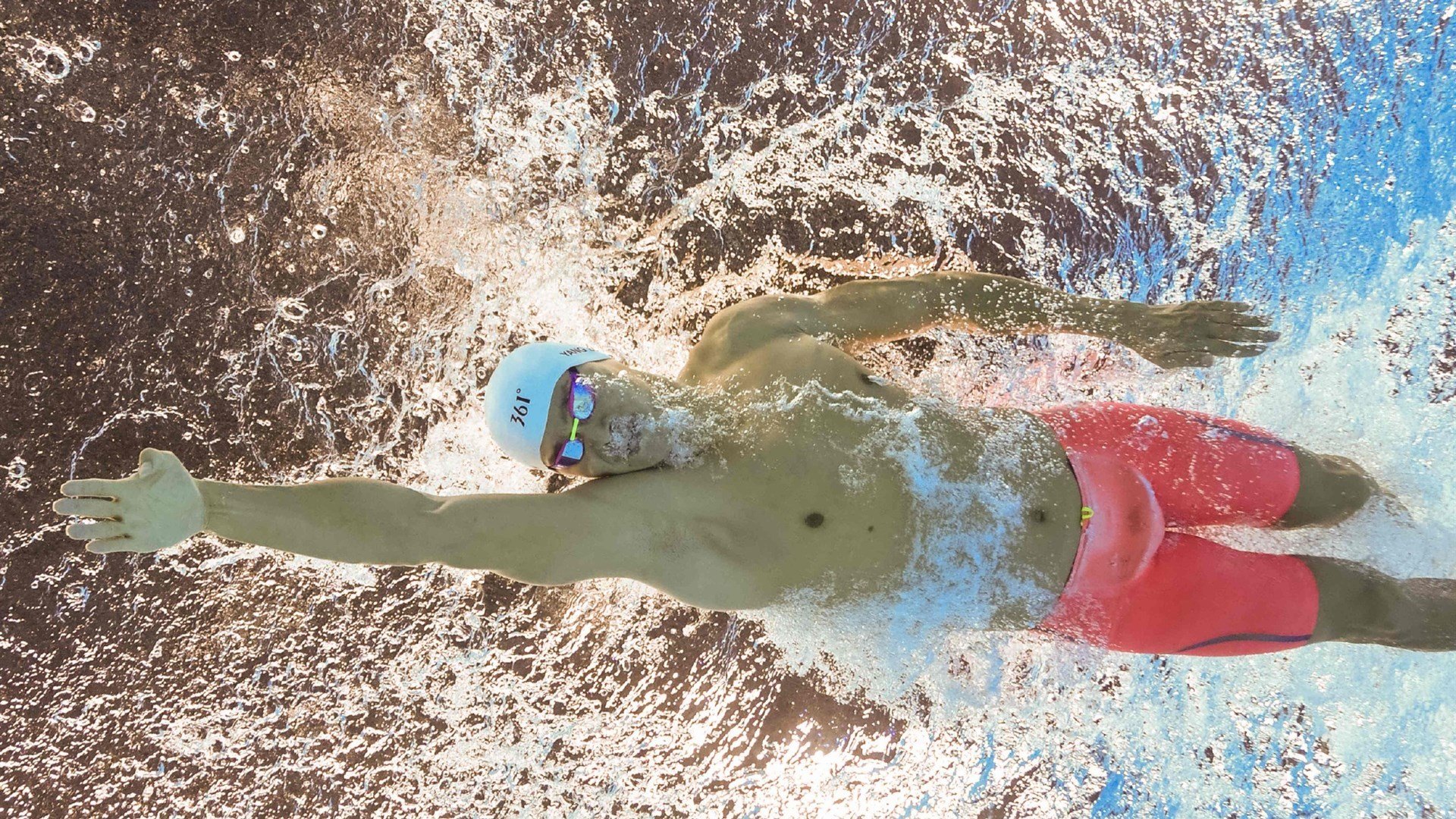 2026世界杯之夜,阿劳霍惊艳四座,铁血后卫的封神之战